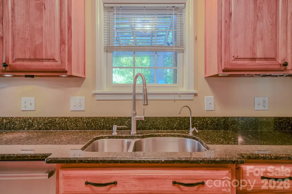 102 Forest Lake Drive Asheville NC 28803