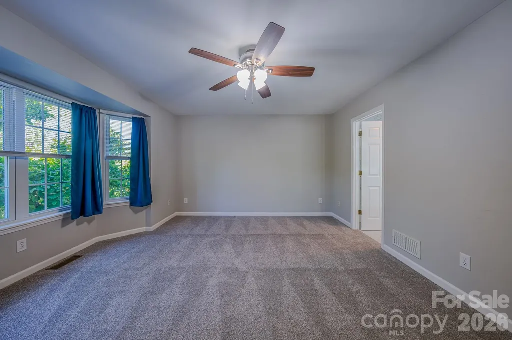 102 Forest Lake Drive Asheville NC 28803