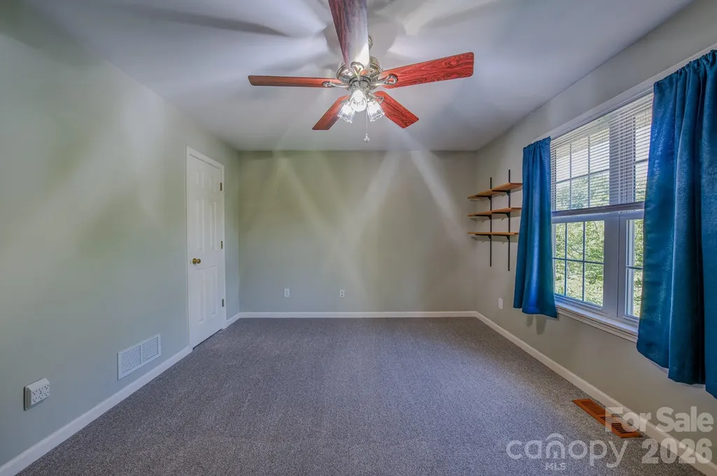 102 Forest Lake Drive Asheville NC 28803