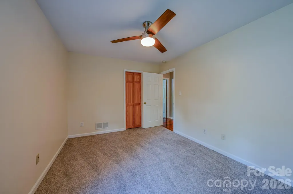 102 Forest Lake Drive Asheville NC 28803
