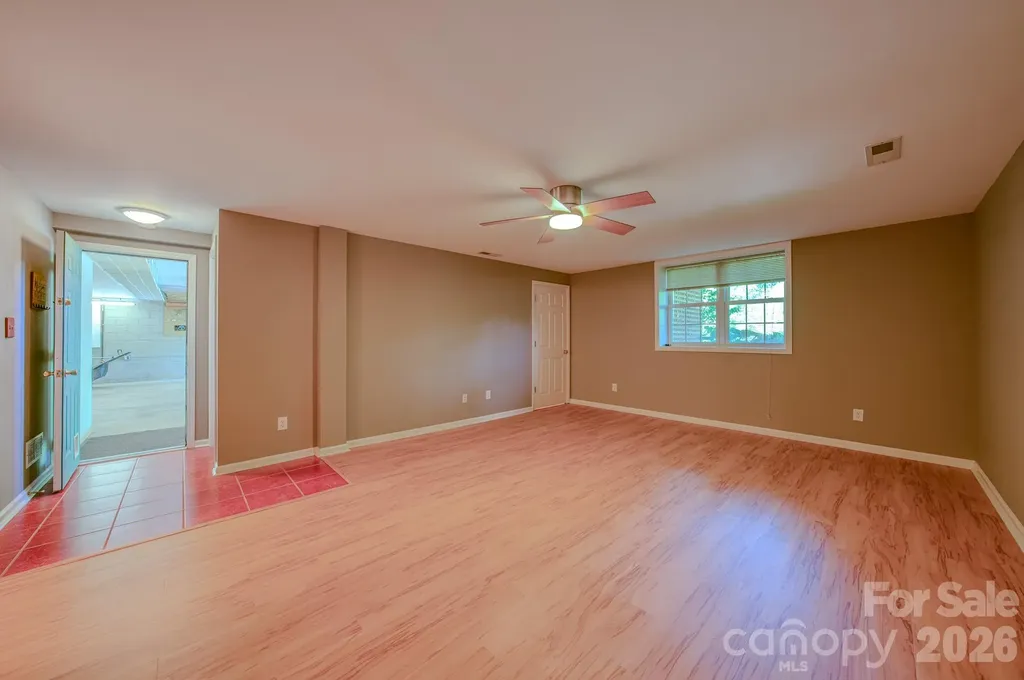 102 Forest Lake Drive Asheville NC 28803