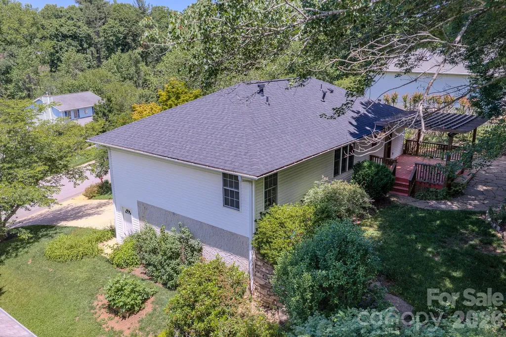 102 Forest Lake Drive Asheville NC 28803