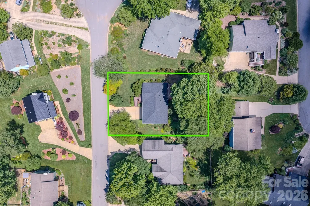 102 Forest Lake Drive Asheville NC 28803