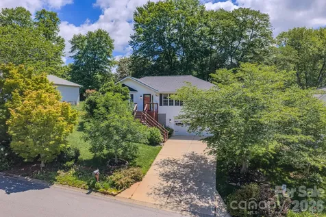 102 Forest Lake Drive Asheville NC 28803
