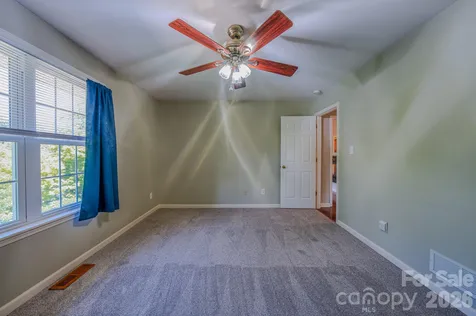 102 Forest Lake Drive Asheville NC 28803