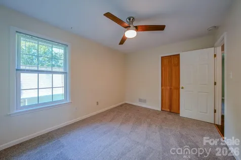 102 Forest Lake Drive Asheville NC 28803
