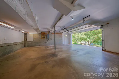 102 Forest Lake Drive Asheville NC 28803