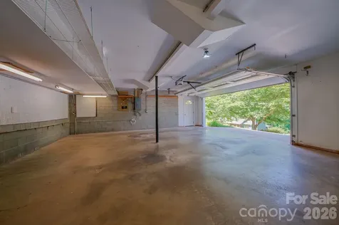 102 Forest Lake Drive Asheville NC 28803