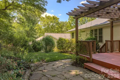 102 Forest Lake Drive Asheville NC 28803