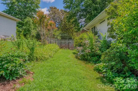 102 Forest Lake Drive Asheville NC 28803