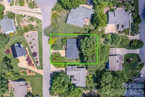 102 Forest Lake Drive Asheville NC 28803