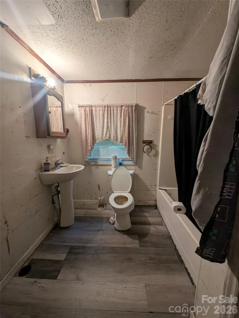 1218-B Essex Street Gastonia NC 28052