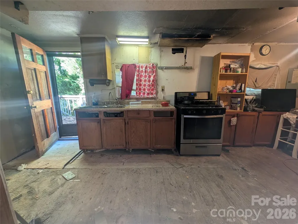 1218-B Essex Street Gastonia NC 28052