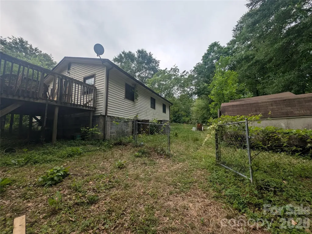 1218-B Essex Street Gastonia NC 28052