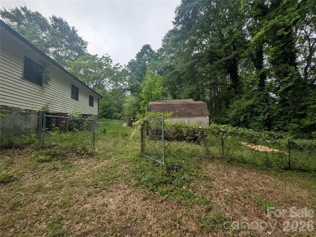 1218-B Essex Street Gastonia NC 28052