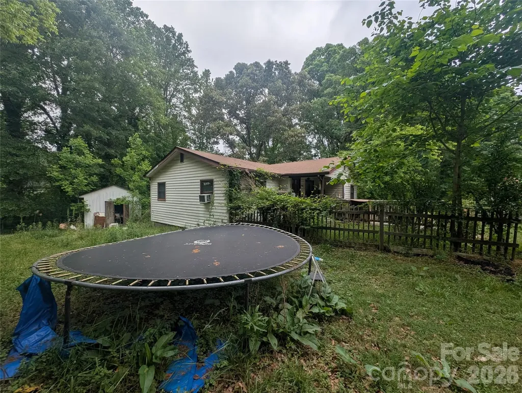 1218-B Essex Street Gastonia NC 28052