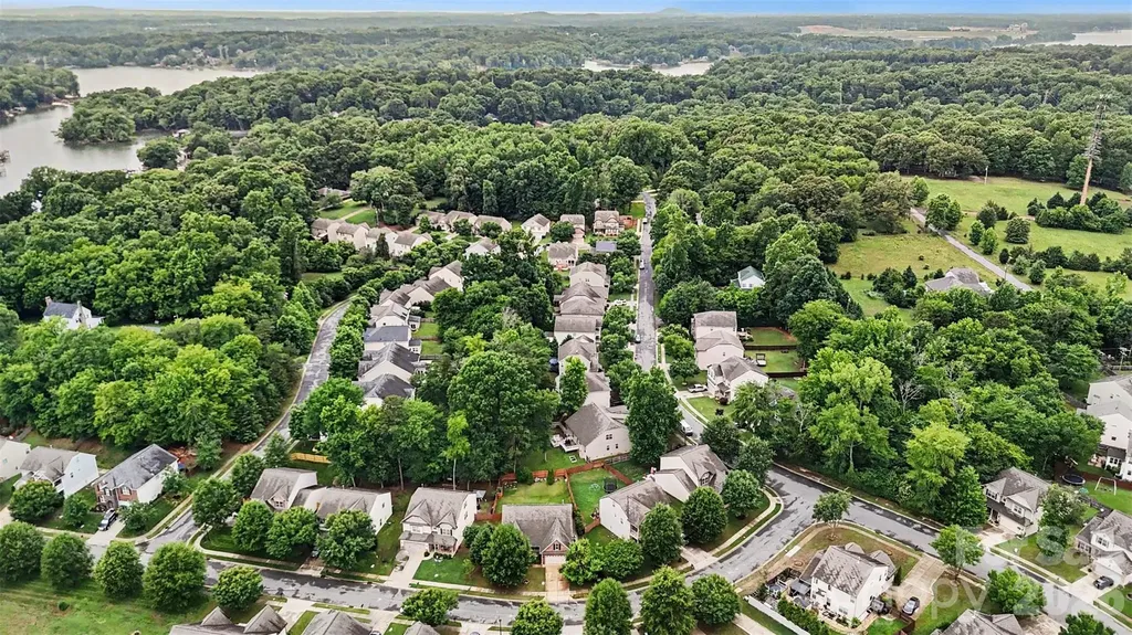 10718 Cove Point Drive Charlotte NC 28278