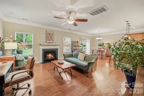 10718 Cove Point Drive Charlotte NC 28278