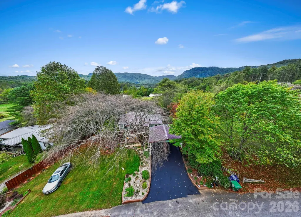 12 Timbers Edge Lane Fairview NC 28730