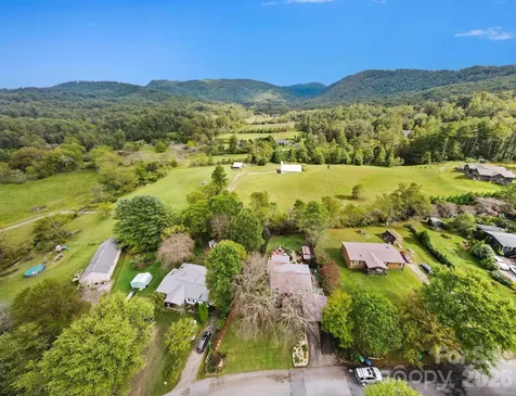 12 Timbers Edge Lane Fairview NC 28730