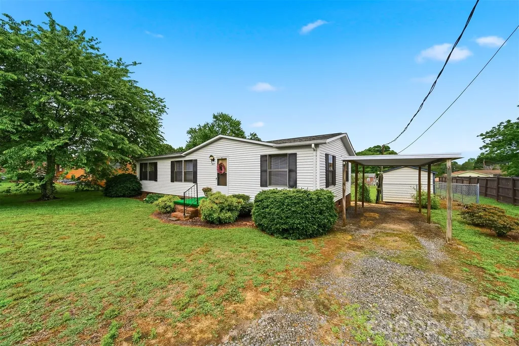3617 Sulphur Springs Road NE Hickory NC 28601