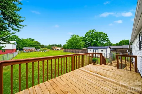 3617 Sulphur Springs Road NE Hickory NC 28601