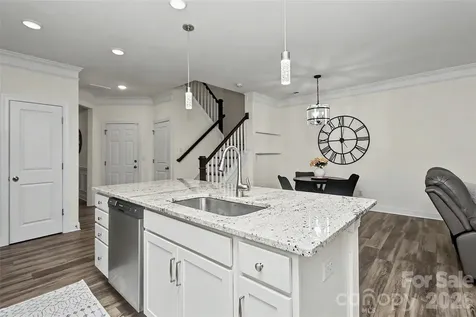 1010 Moffatt Lane Matthews NC 28105