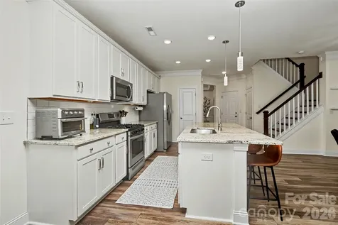 1010 Moffatt Lane Matthews NC 28105
