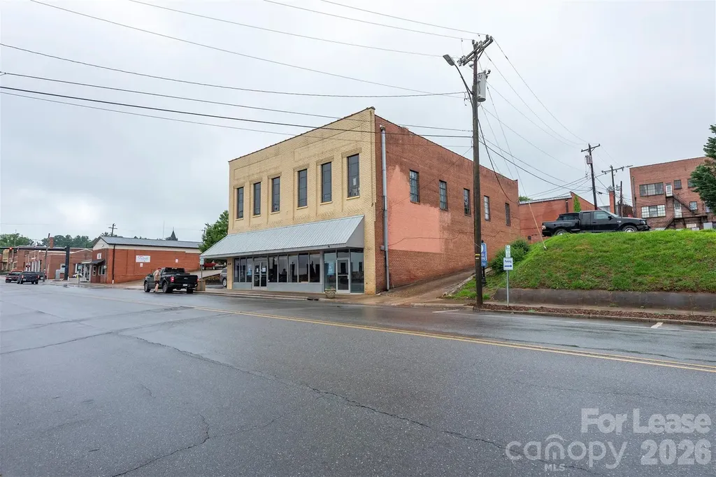 34 N Logan Street Marion NC 28752