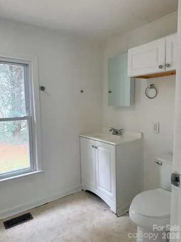 305 N Poplar Street Gastonia NC 28054