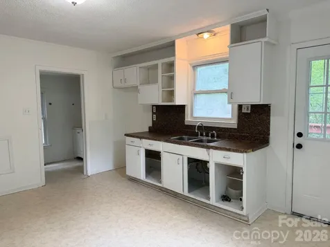 305 N Poplar Street Gastonia NC 28054