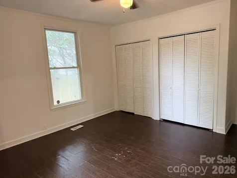 305 N Poplar Street Gastonia NC 28054