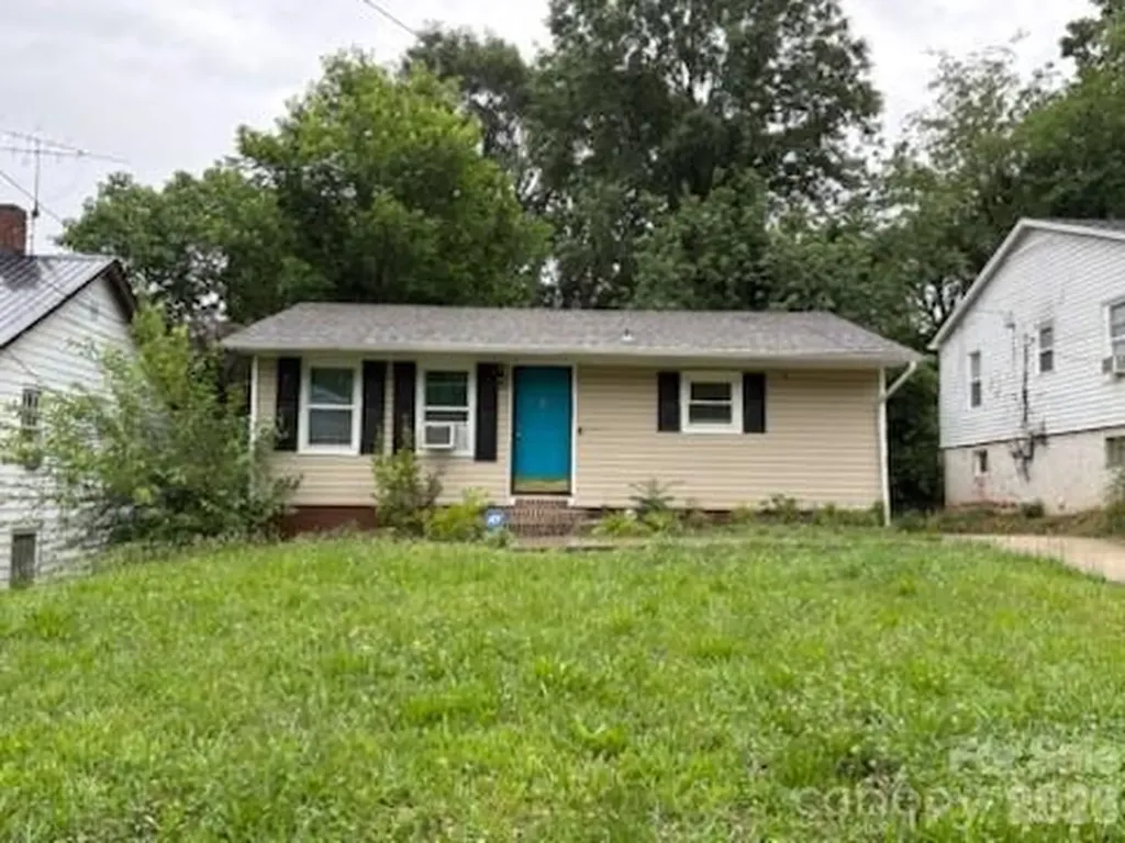 Hickory NC, 38 8TH Avenue Drive SE