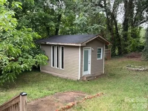 38 8th Avenue Drive SE Hickory NC 28602