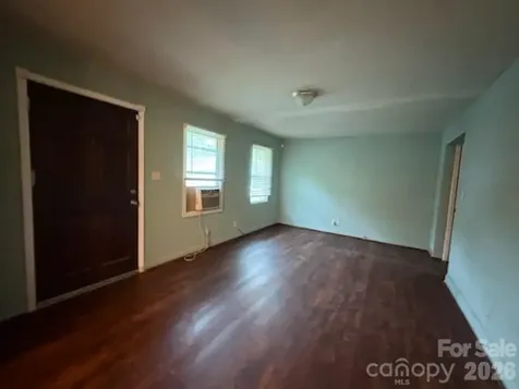 38 8th Avenue Drive SE Hickory NC 28602