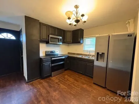 38 8th Avenue Drive SE Hickory NC 28602