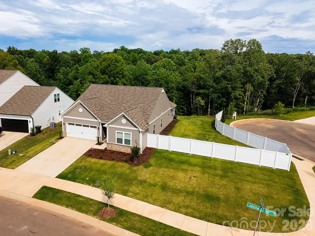 1261 Jenna Lynn Court Lowell NC 28098