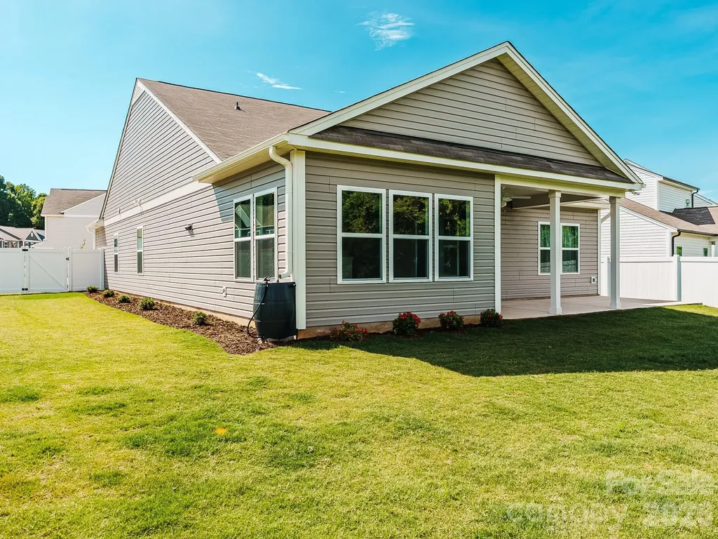 1261 Jenna Lynn Court Lowell NC 28098