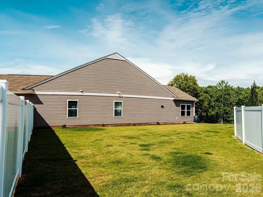 1261 Jenna Lynn Court Lowell NC 28098
