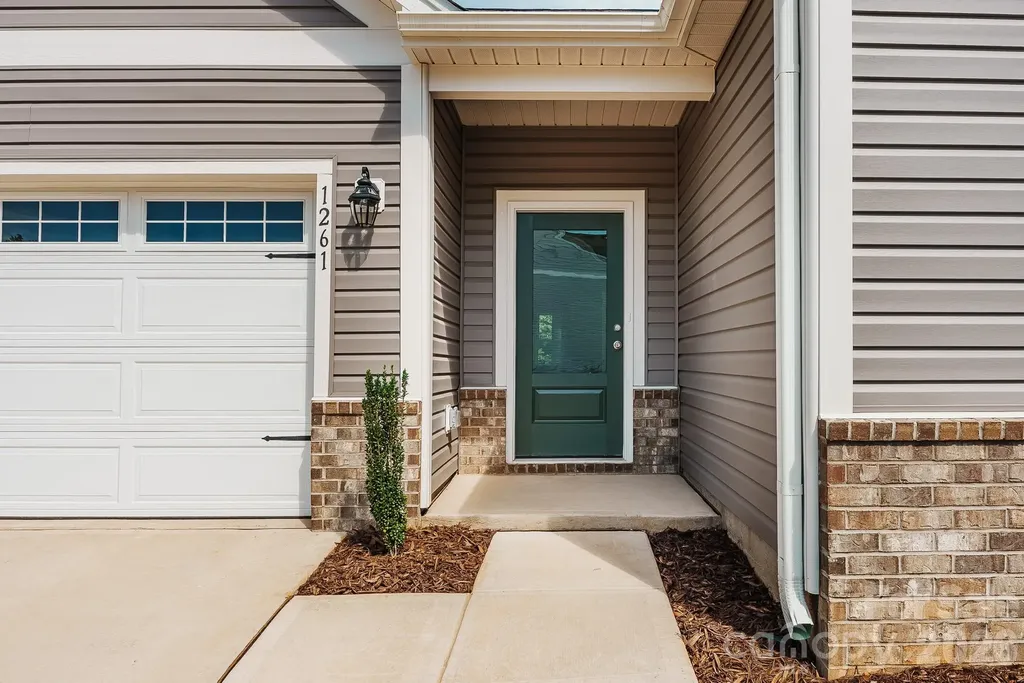 1261 Jenna Lynn Court Lowell NC 28098