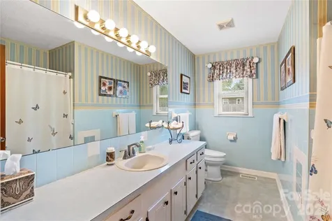 132 Polly Drive Statesville NC 28625