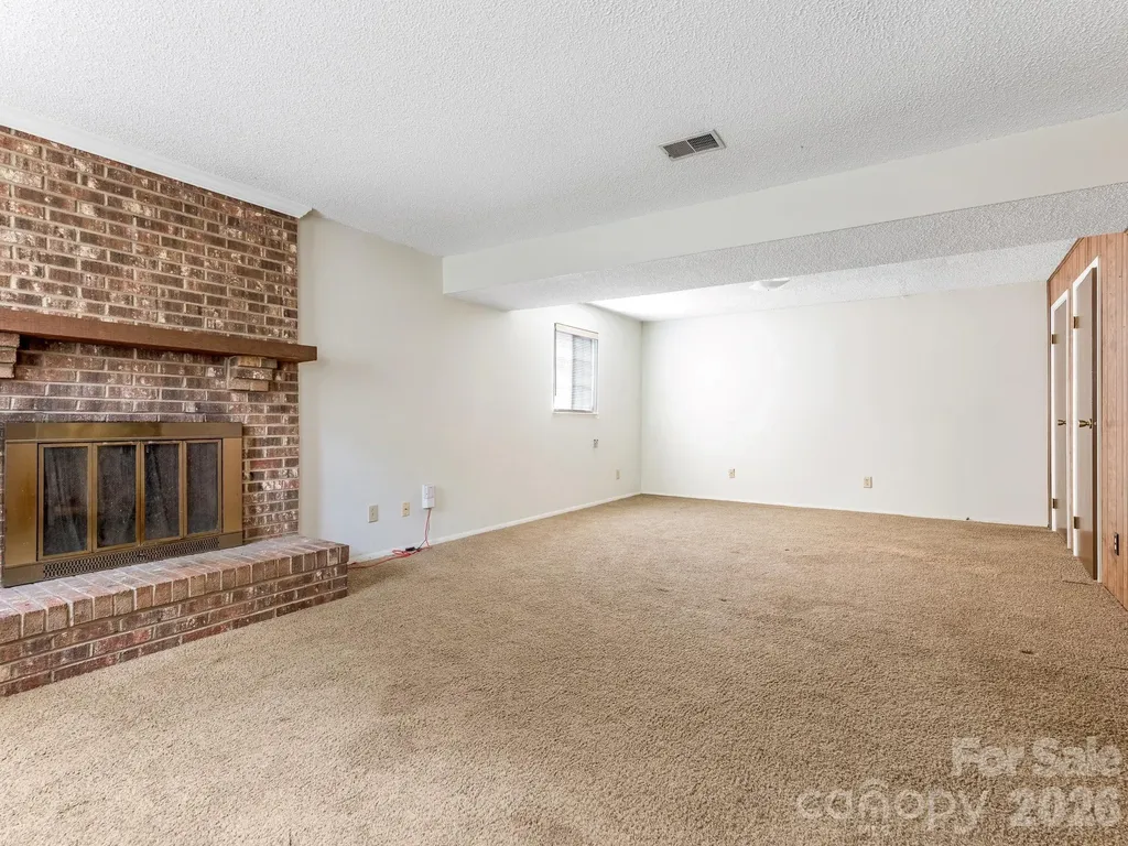 6534 Rollingridge Drive Charlotte NC 28211