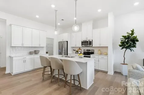 21221 Lake Run Drive Charlotte NC 28278