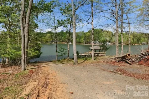 21221 Lake Run Drive Charlotte NC 28278