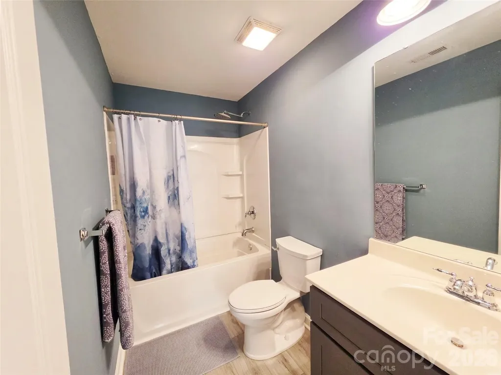4815 Sterling Brooke Lane Winston Salem NC 27103