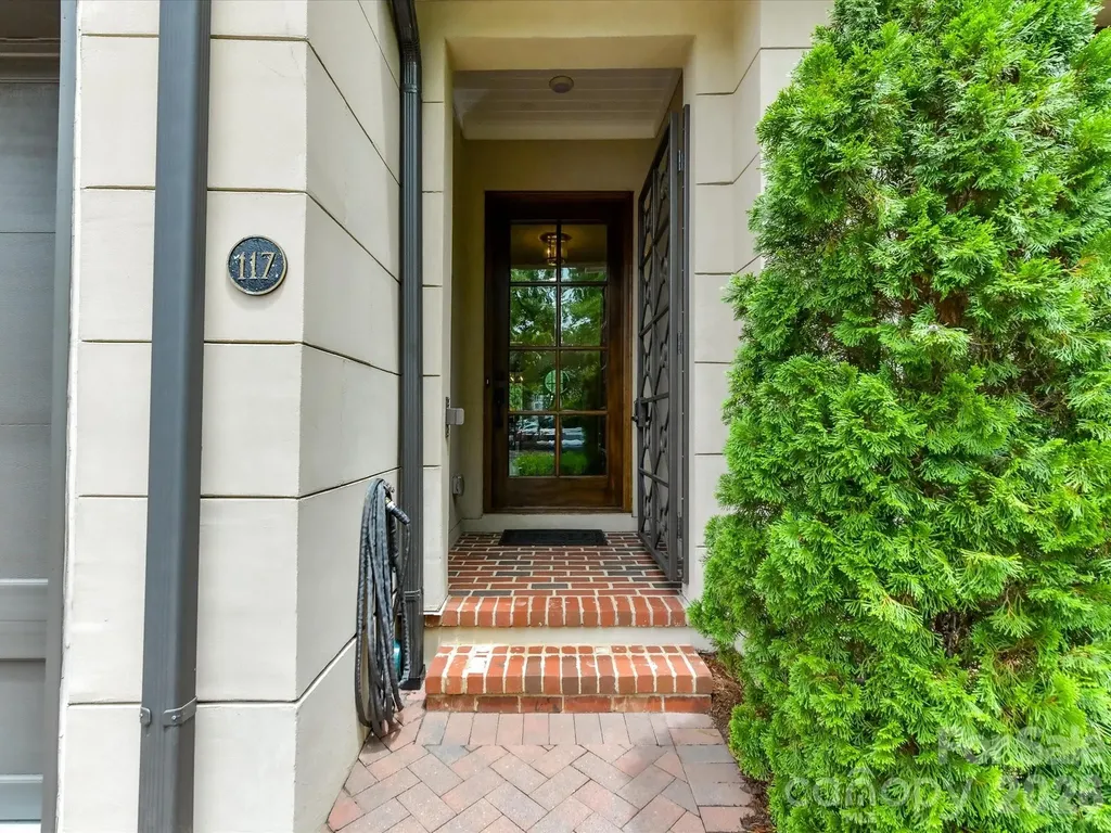117 Huntley Place Charlotte NC 28207