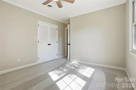 1968 12th Street Place NE Hickory NC 28601