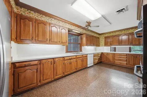 1811 5th Street NW Hickory NC 28601