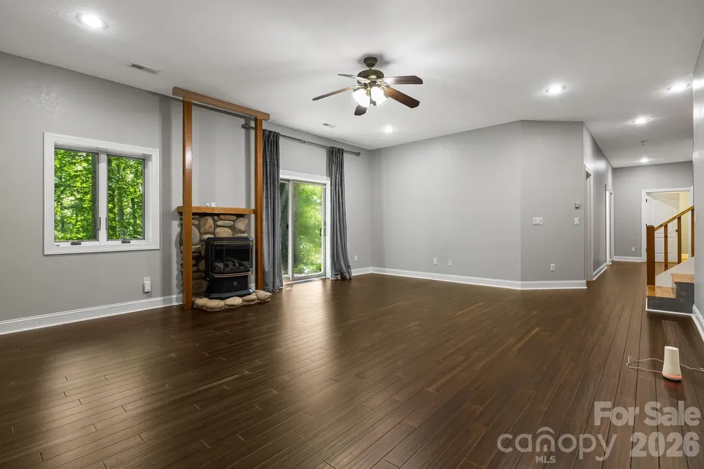 67 Reeses Ridge Court Hendersonville NC 28739