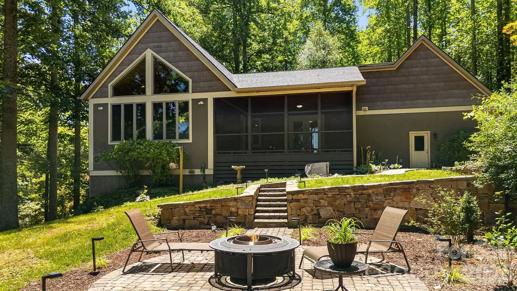 67 Reeses Ridge Court Hendersonville NC 28739